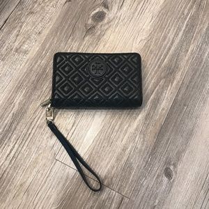 Tory Burch Marion Quilted Smartphone Wristlet
